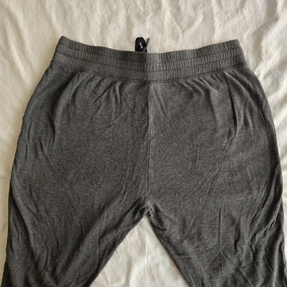 Beyond Yoga Dark Gray Ripped Knee Joggers Drawstring Waist Hip Pockets EB2 - Picture 8 of 8